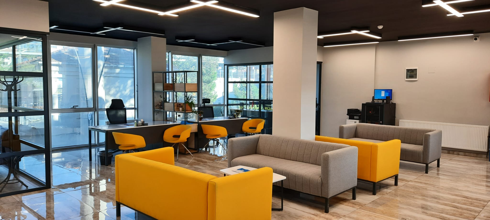 Bekleme ve ofis alanı
